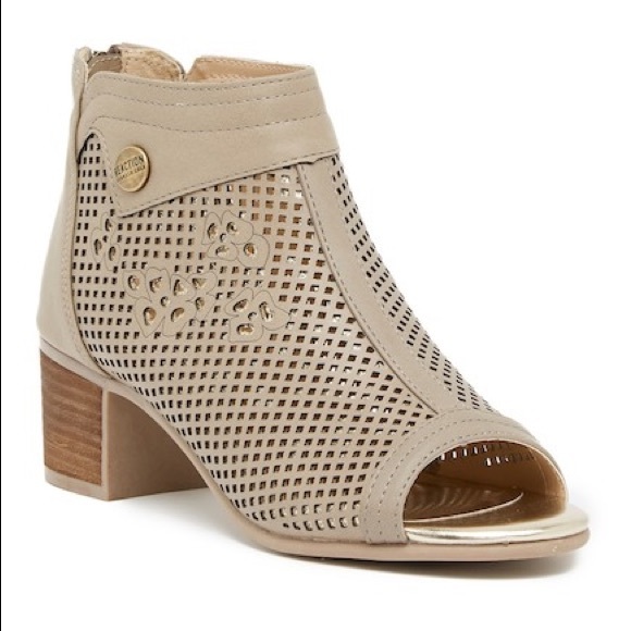 Kenneth Cole Other - ☀️2/$25☀️ Kenneth Cole Girls Sandals